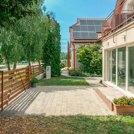 Rev-panzio Apartmán Abádszalók